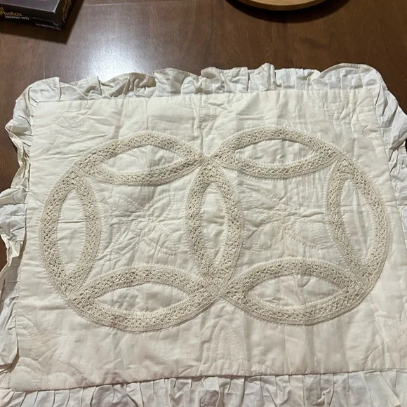 Quilted pillow sham - Picture 1 of 3